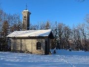 Miragoli con Monte Castello (1089 m), innevati e baciati dal sole-22nov25 - FOTOGALLERY
